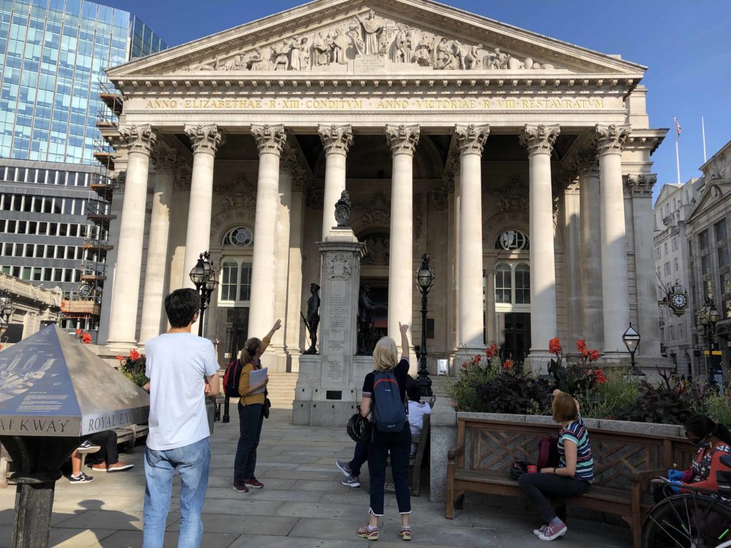 Self-Guided, Guided or Free Tours – which is best? 1 A guided tour