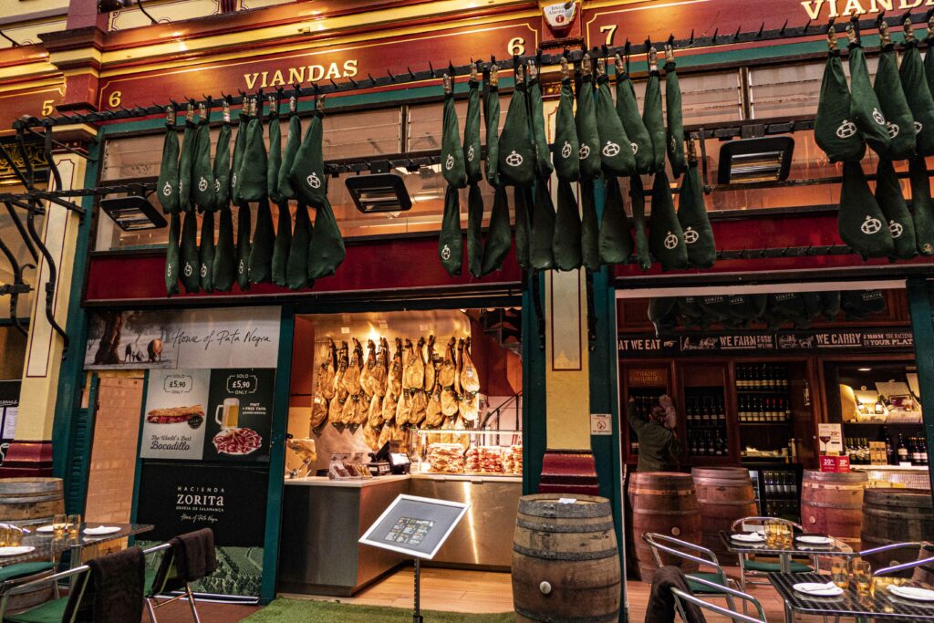 6 City Christmas Crackers 4 Leadenhall Market